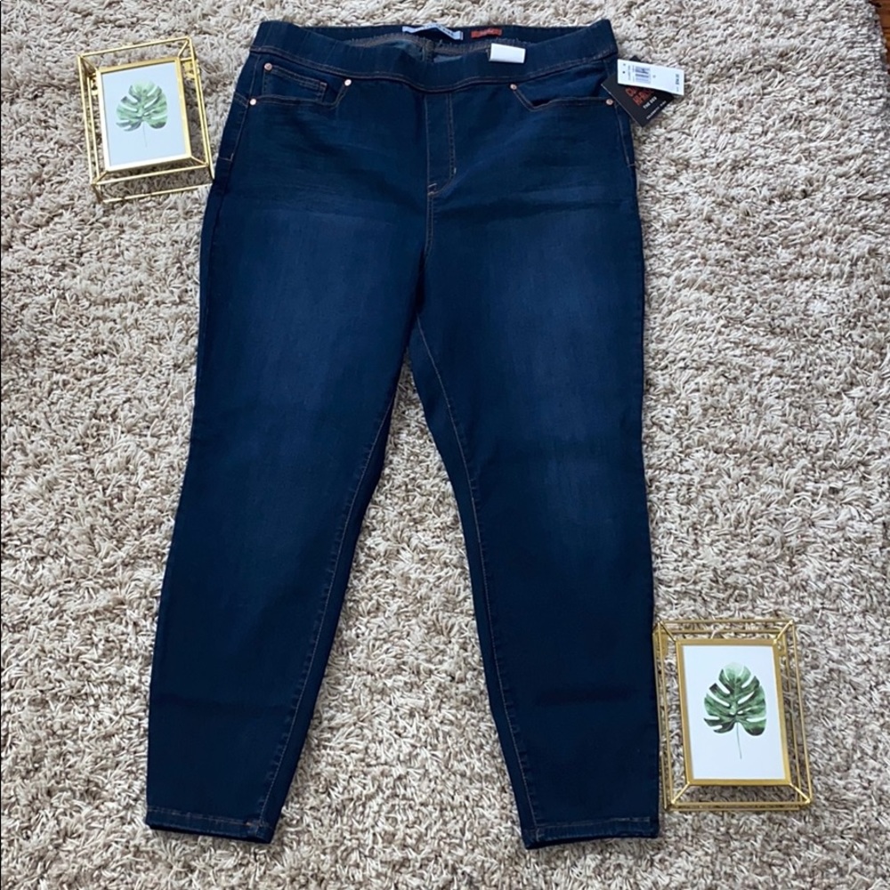 Skinny curvy hi-rise The Deb celebrity pink jeans